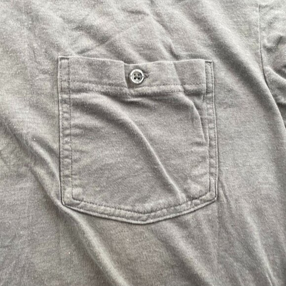 Duluth Trading Co. Men T-Shirt XL V-Neck Pullover Casual Pocket Tee Gray Classic - Picture 7 of 9